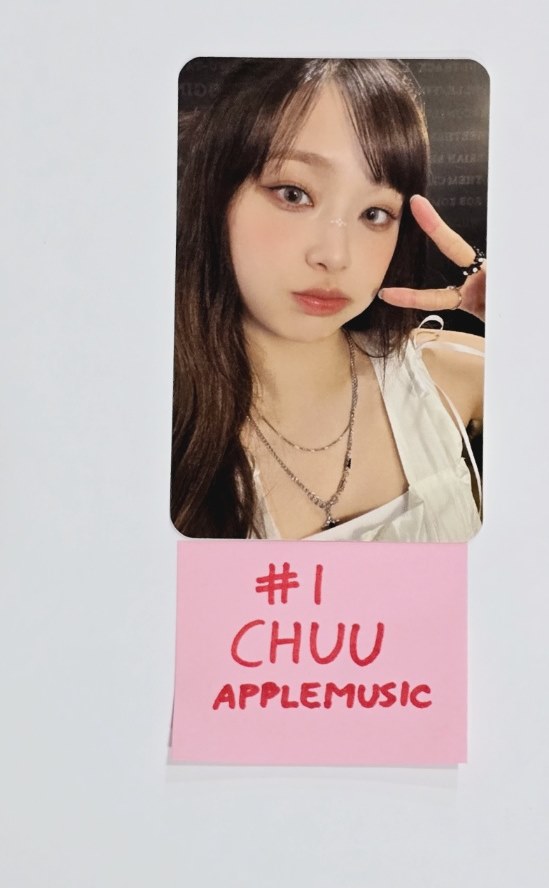 CHUU "Strawberry Rush" - Apple Music Fansign Event Photocard Round 2 (STAYG Album Ver.) [24.8.21]