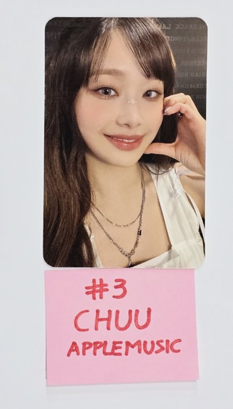 CHUU "Strawberry Rush" - Apple Music Fansign Event Photocard Round 2 (STAYG Album Ver.) [24.8.21]