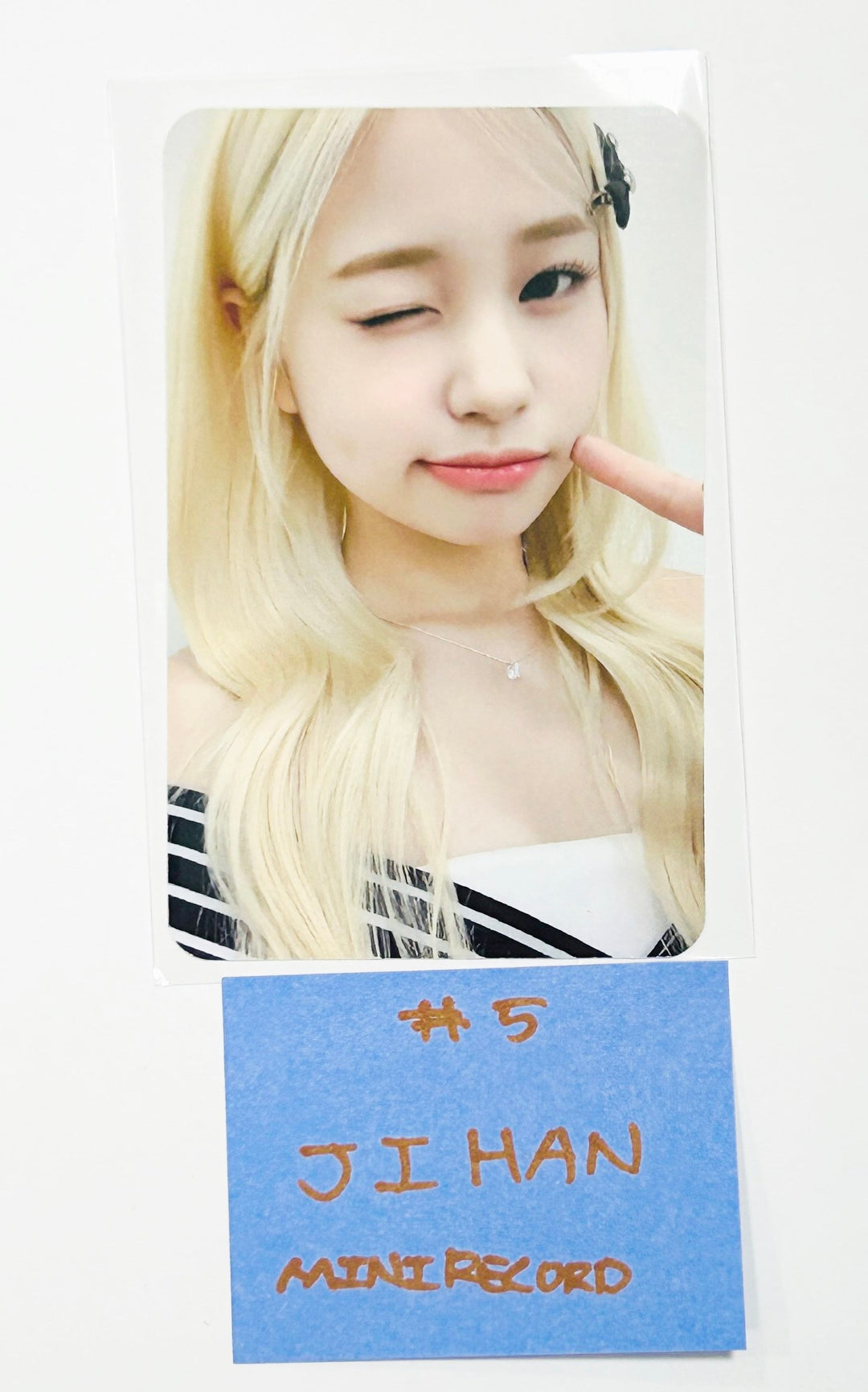 Weeekly "Bliss" - Mini Record Fansign Event Photocard Round 4 [Platform Ver.] [24.8.22]