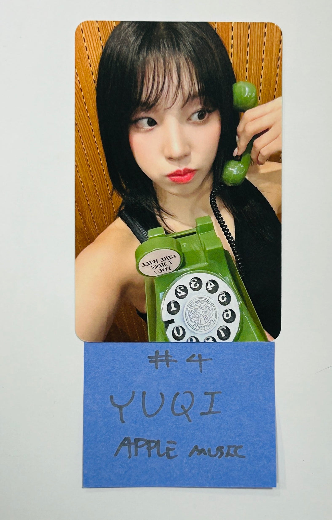 YUQI "YUQ1" - Apple Music Fansign Event Photocard [24.8.22]