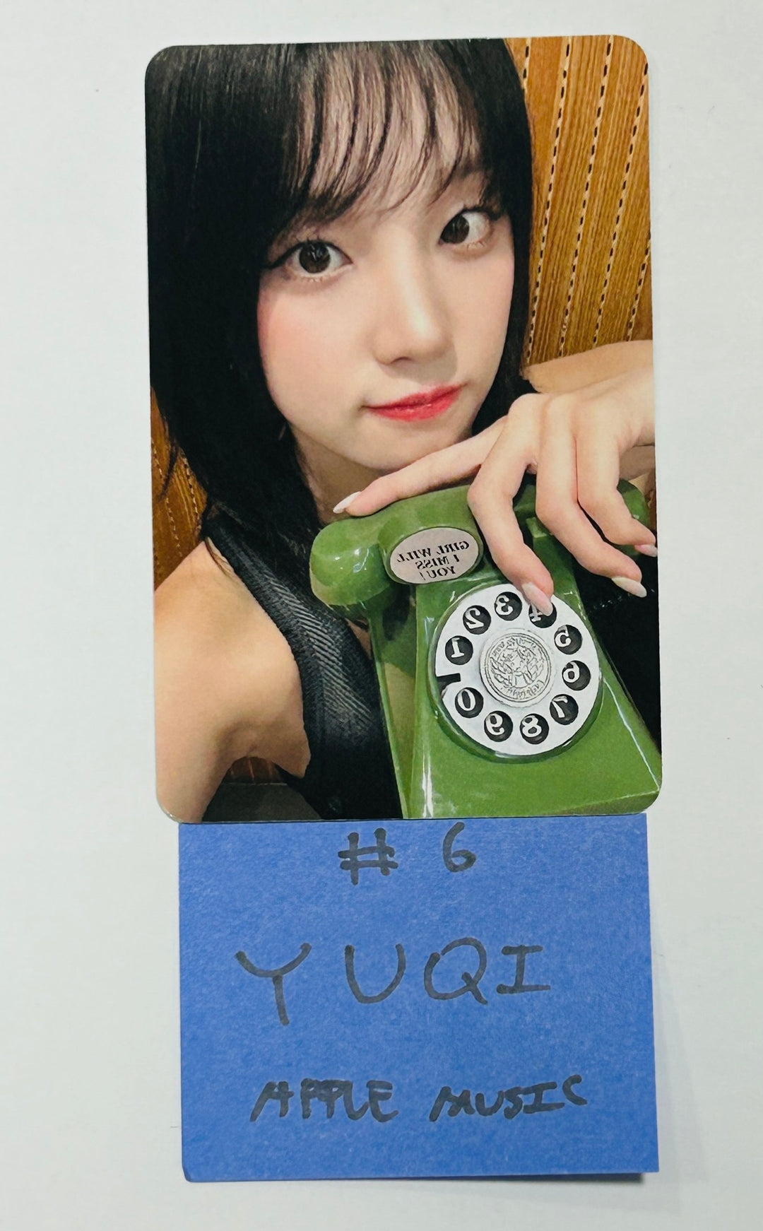 YUQI "YUQ1" - Apple Music Fansign Event Photocard [24.8.22]