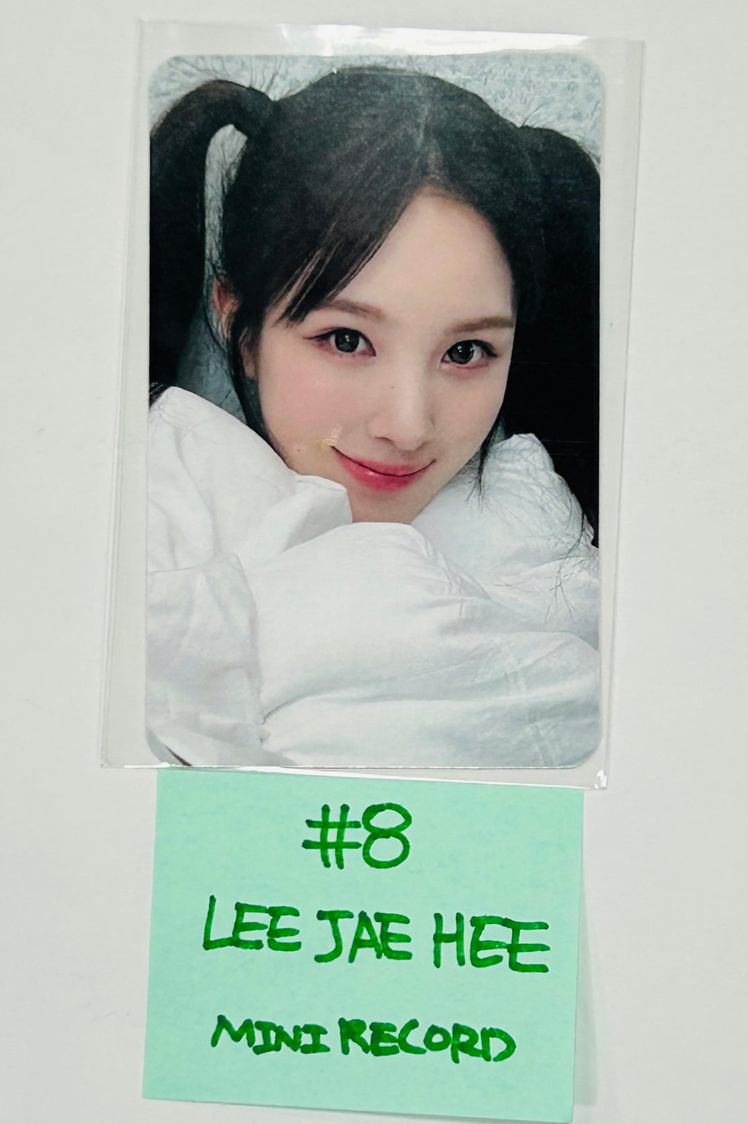 Weeekly "Bliss" - Mini Record Fansign Event Photocard Round 5 [Platform Ver.] [24.8.23] - HALLYUSUPERSTORE