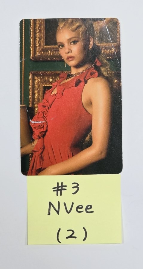 BLACKSWAN "Roll Up" - Official Photocard [24.8.26] - HALLYUSUPERSTORE