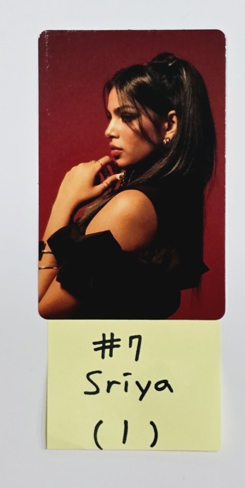 BLACKSWAN "Roll Up" - Official Photocard [24.8.26] - HALLYUSUPERSTORE