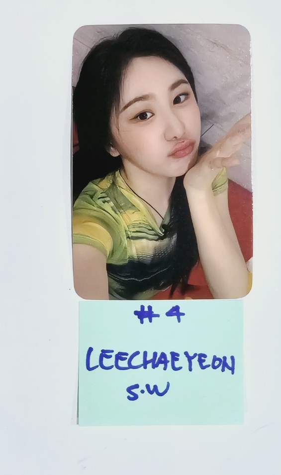 Lee Chae Yeon "SHOWDOWN" - Soundwave Fansign Event Photocard Round 2 [24.8.28] - HALLYUSUPERSTORE