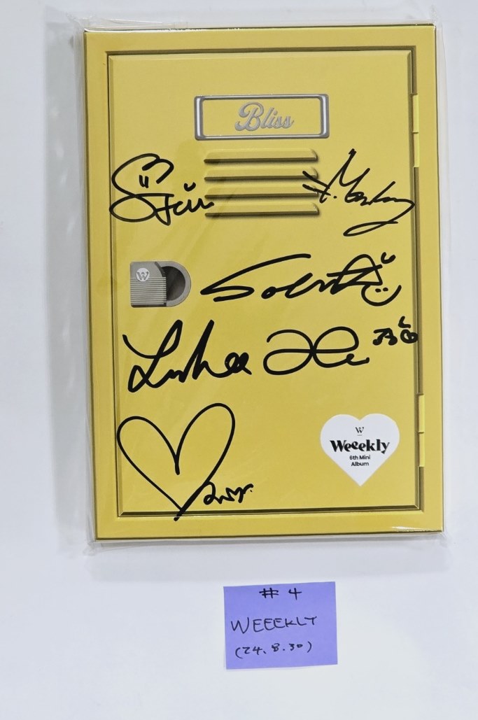 Weeekly "Bliss " - Hand Autographed(Signed)  Album [24.8.30] - HALLYUSUPERSTORE