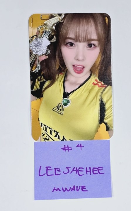 Weeekly "Bliss " - MWAVE Event Photocard [24.8.30] - HALLYUSUPERSTORE