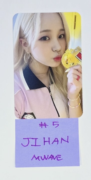 Weeekly "Bliss " - MWAVE Event Photocard [24.8.30] - HALLYUSUPERSTORE