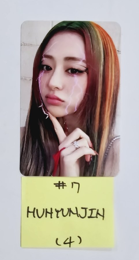 LE SSERAFIM "CRAZY" - Official Photocard [24.8.30] - HALLYUSUPERSTORE