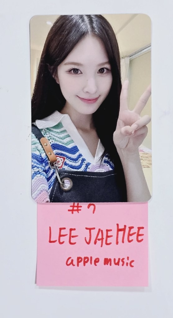 Weeekly "Bliss " - Apple Music Fansign Event Photocard Round 4 [24.9.3] - HALLYUSUPERSTORE