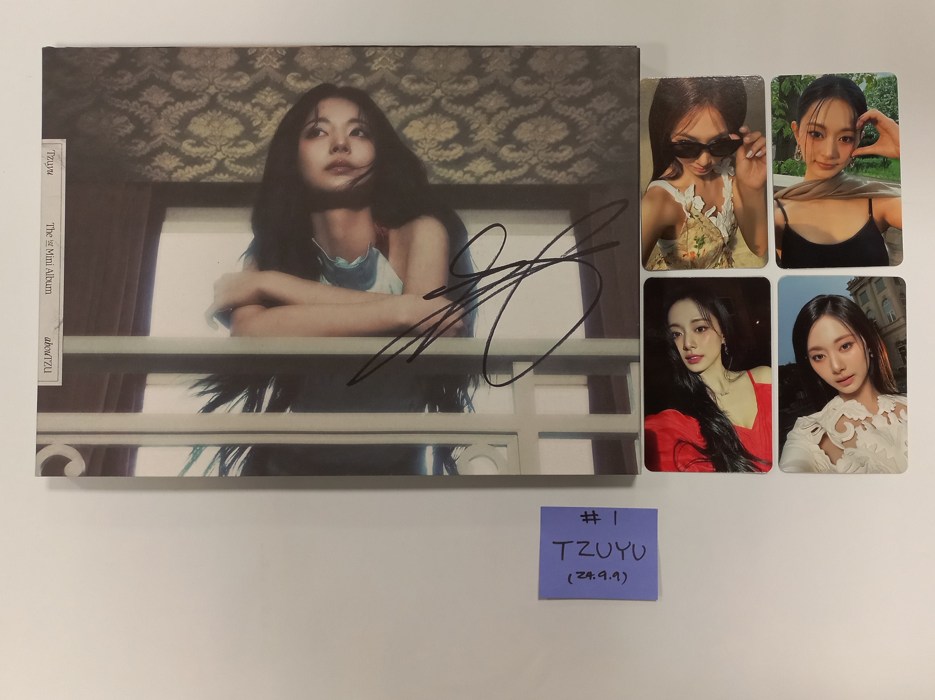 twice ツウィ abouTZU run ラキドロ 直筆サイン アルバム Ａ twice ツウィ abouTZU run ラキドロ 直筆サイン アルバム 【公式通販】