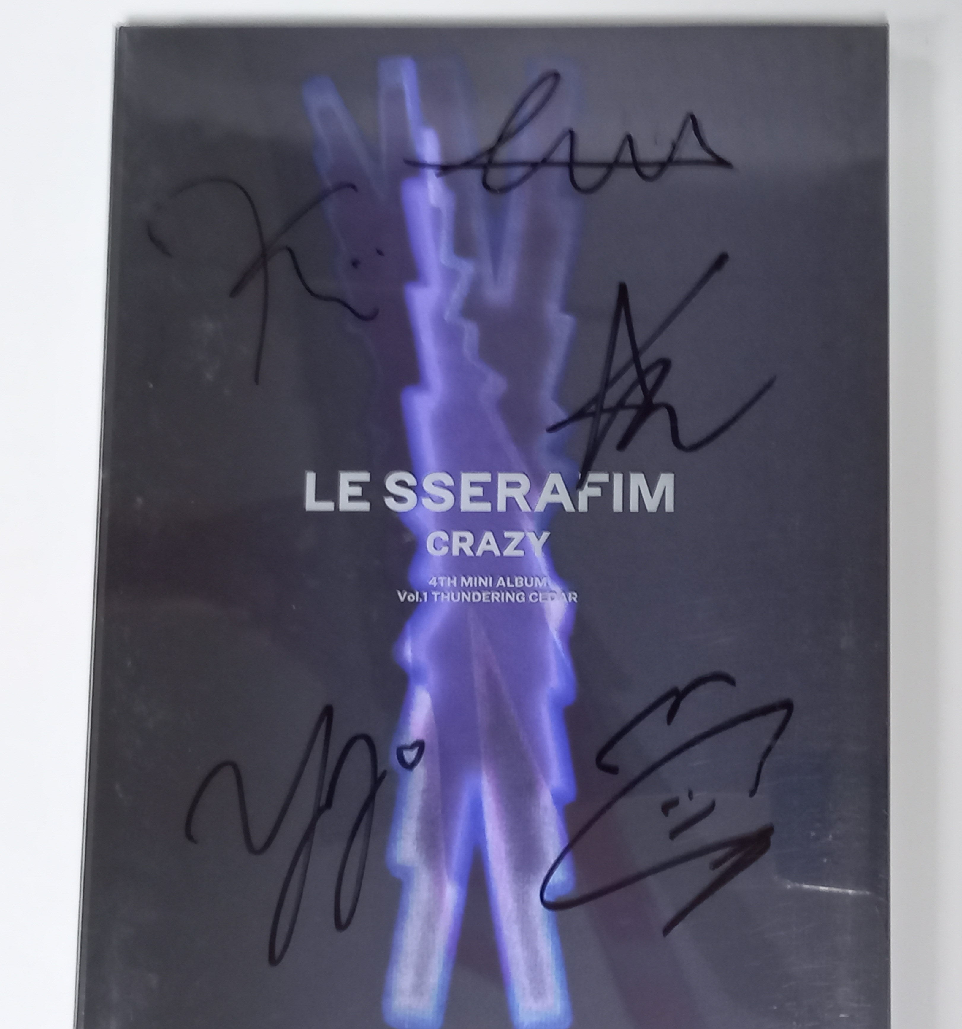 LE SSERAFIM 