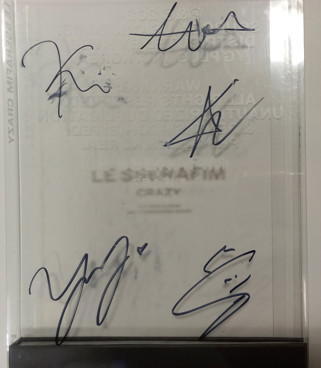 LE SSERAFIM "CRAZY" - Hand Autographed(Signed) Promo Album [24.9.9] - HALLYUSUPERSTORE