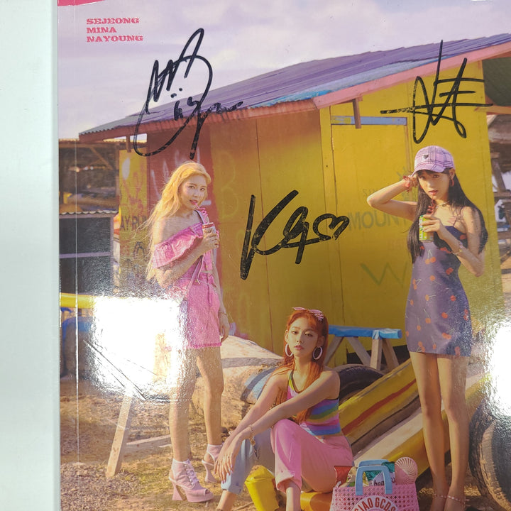 GUGUDAN, Kim Sejeong  - Hand Autographed(Signed) Promo Album [24.9.11] - HALLYUSUPERSTORE