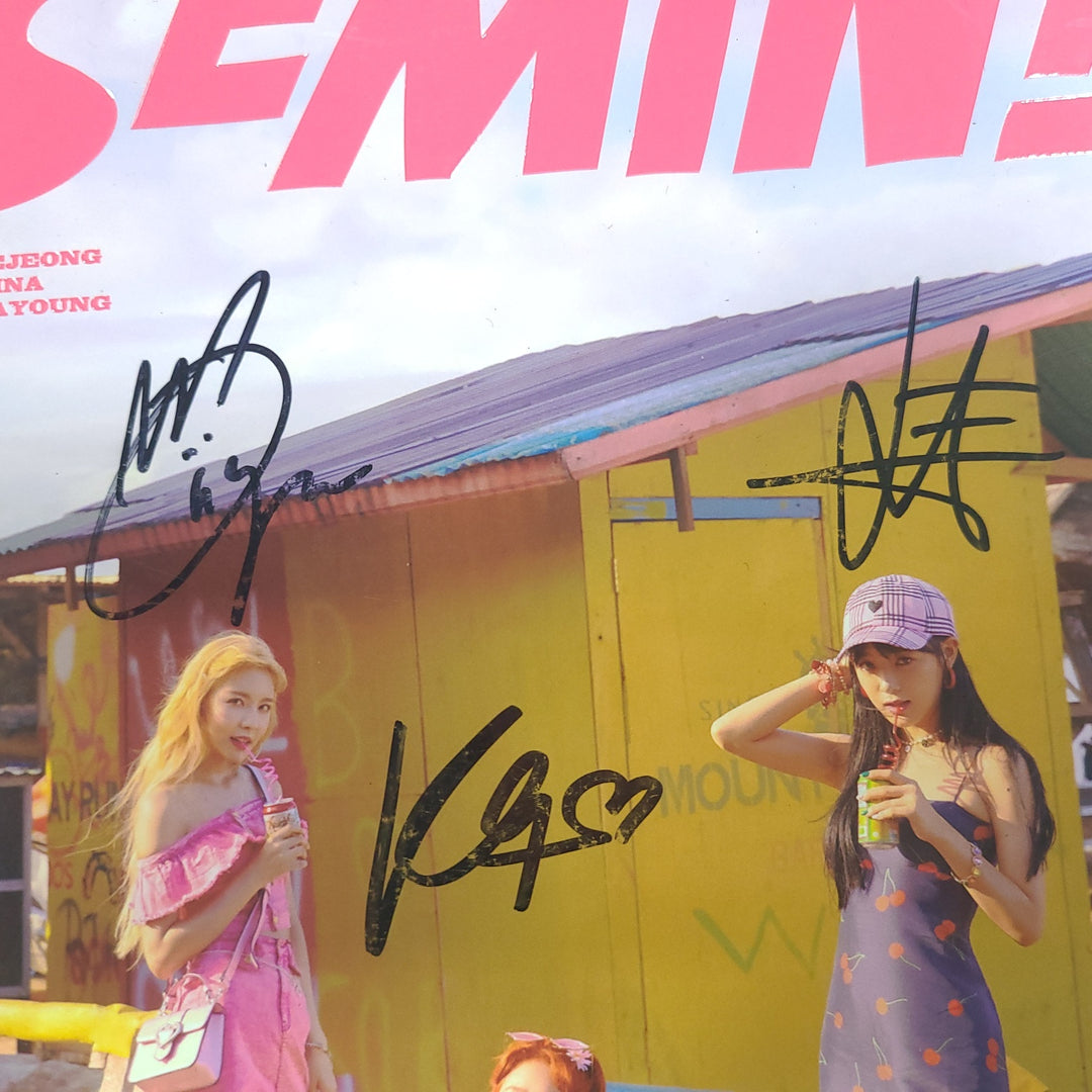 GUGUDAN, Kim Sejeong  - Hand Autographed(Signed) Promo Album [24.9.11] - HALLYUSUPERSTORE