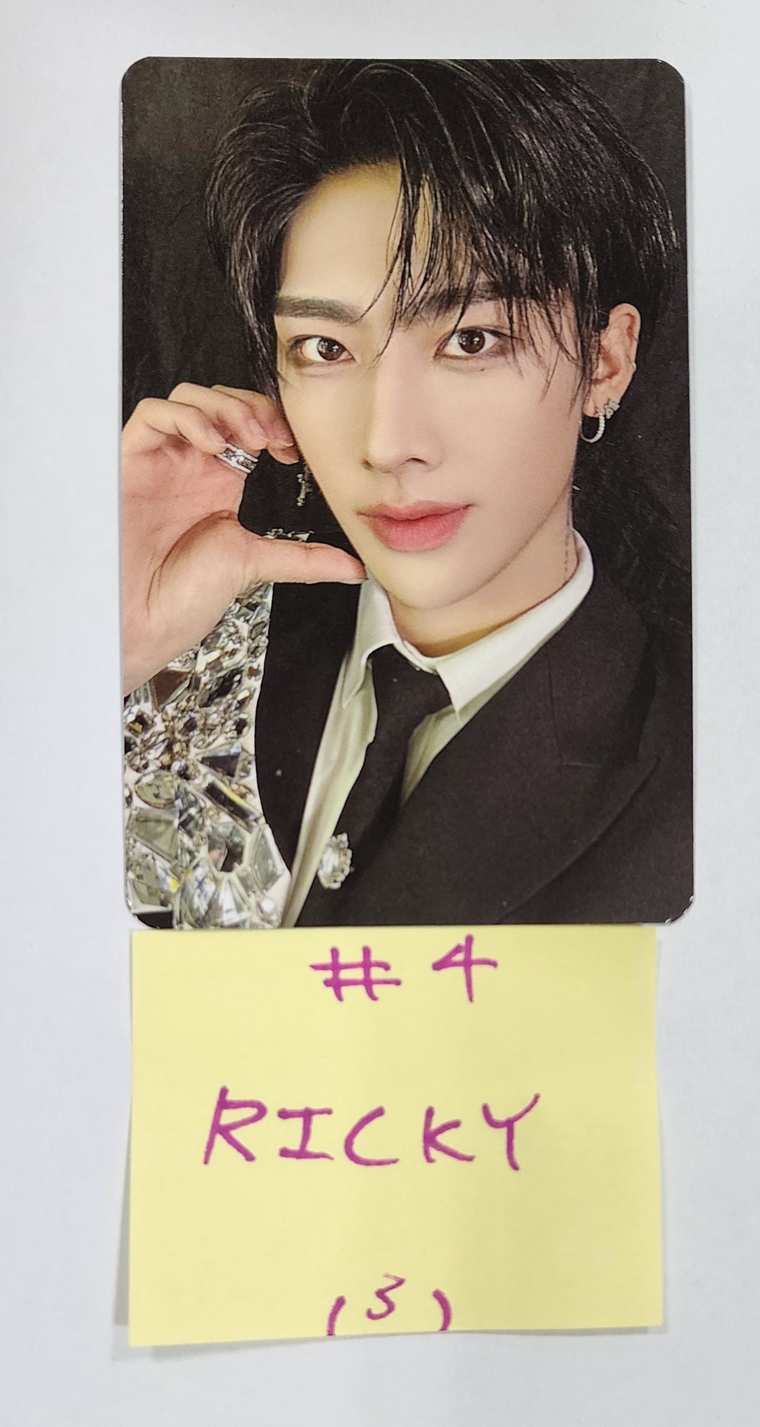 ZEROBASEONE(ZB1) "Timeless World" 2024 The 1st Tour - Official Trading Photocard (2) [24.9.20] - HALLYUSUPERSTORE