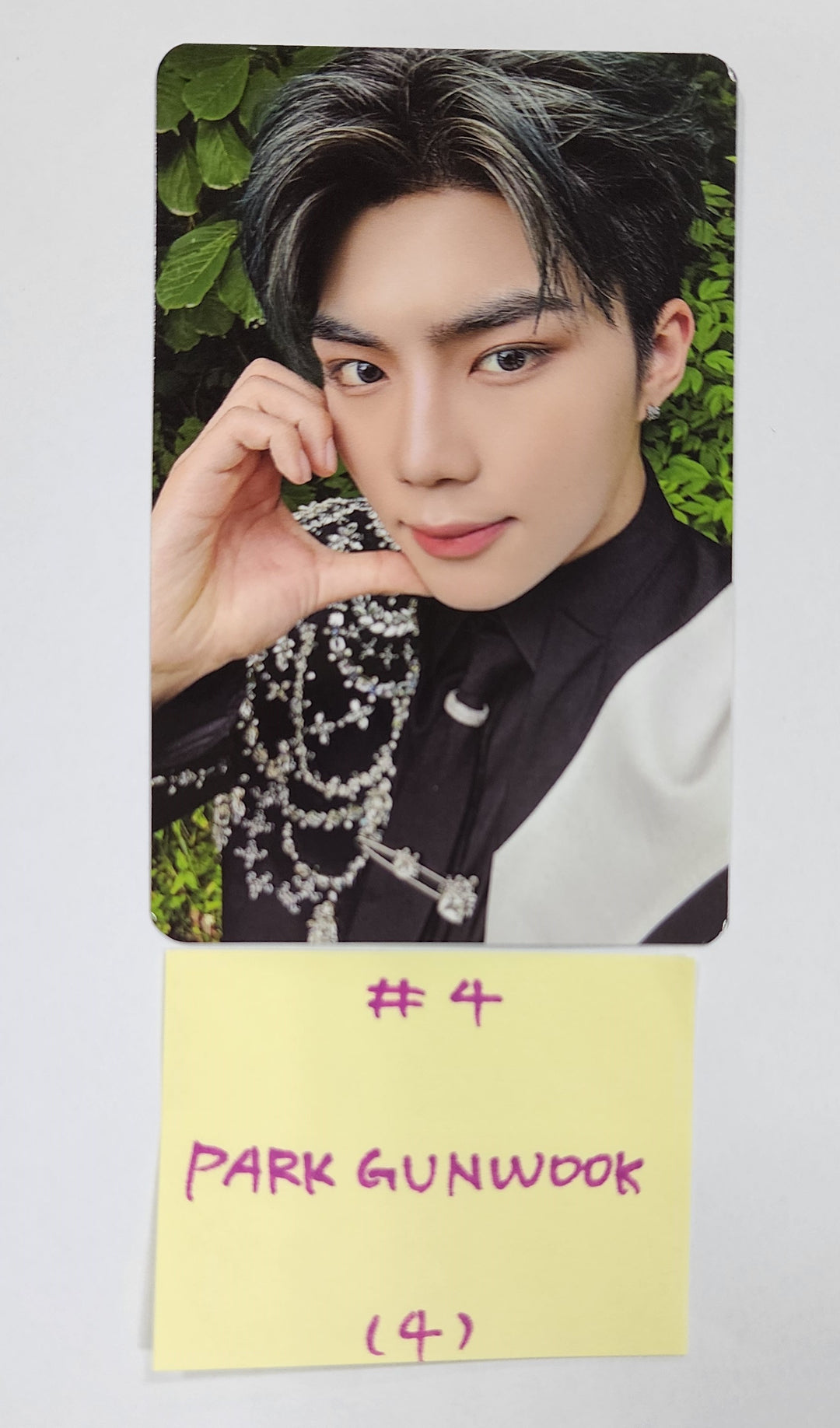 ZEROBASEONE(ZB1) "Timeless World" 2024 The 1st Tour - Official Trading Photocard (3) [24.9.20] - HALLYUSUPERSTORE