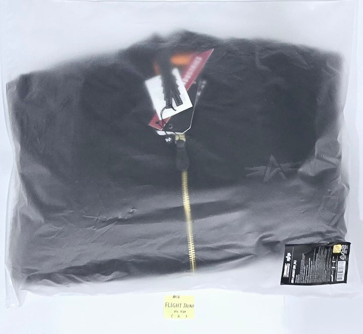 LE SSERAFIM "CRAZY" - Showroom Official MD [Mini Photo Binder, Jacket, Pants, Pouch Keyring, T-shirt, Hat, Mouse Pad, Necklace] [24.9.26] - HALLYUSUPERSTORE