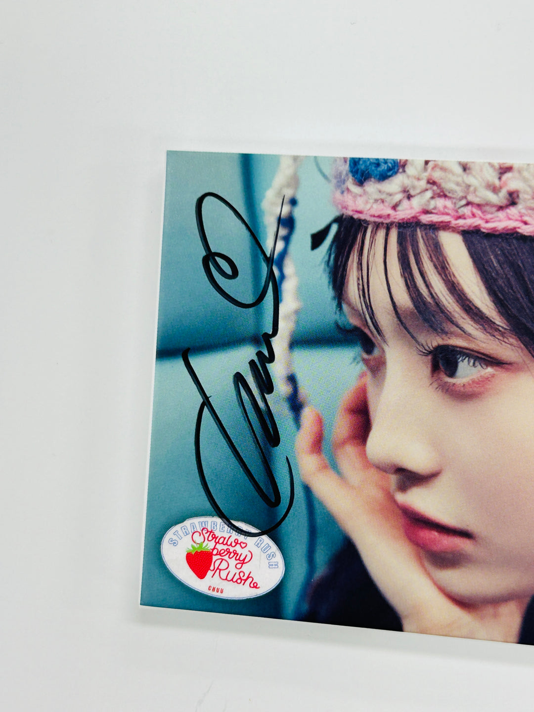 CHUU "Strawberry Rush" - Hand Autographed(Signed) Album (STAYG Album Ver.) [24.10.8] - HALLYUSUPERSTORE