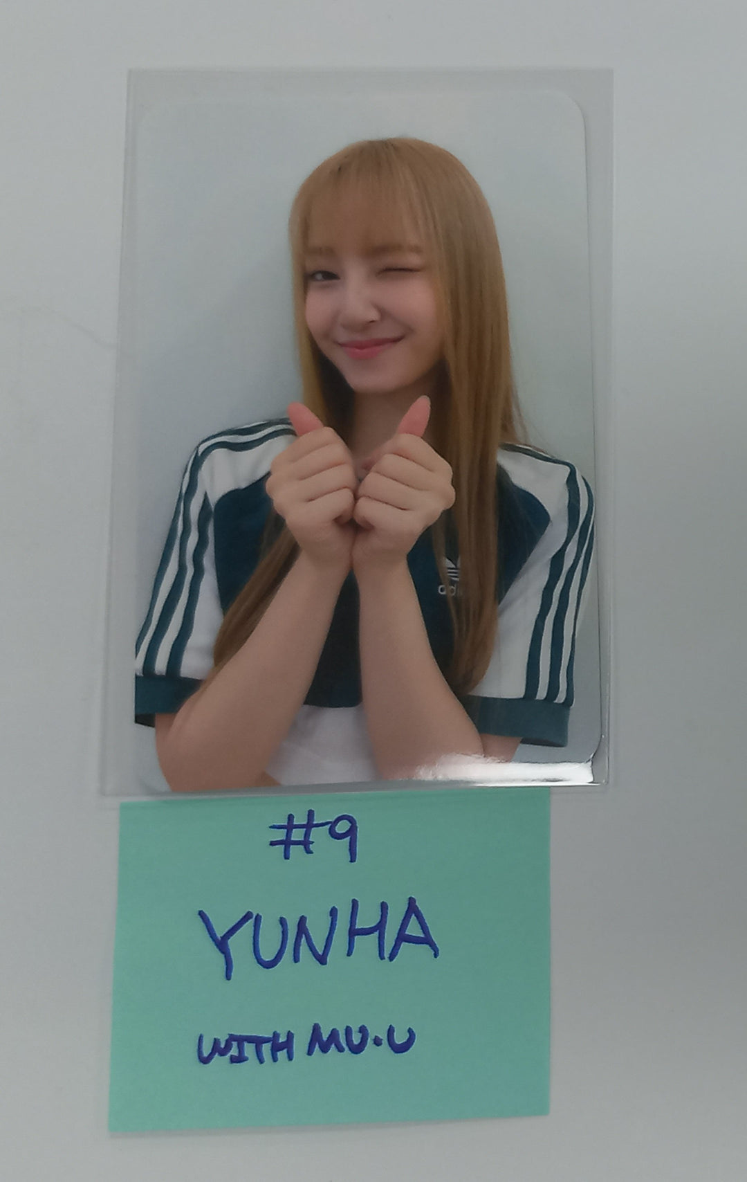 UNIS 'CURIOUS' - Withmuu Fansign Event Photocard Round 3 [24.10.10] - HALLYUSUPERSTORE