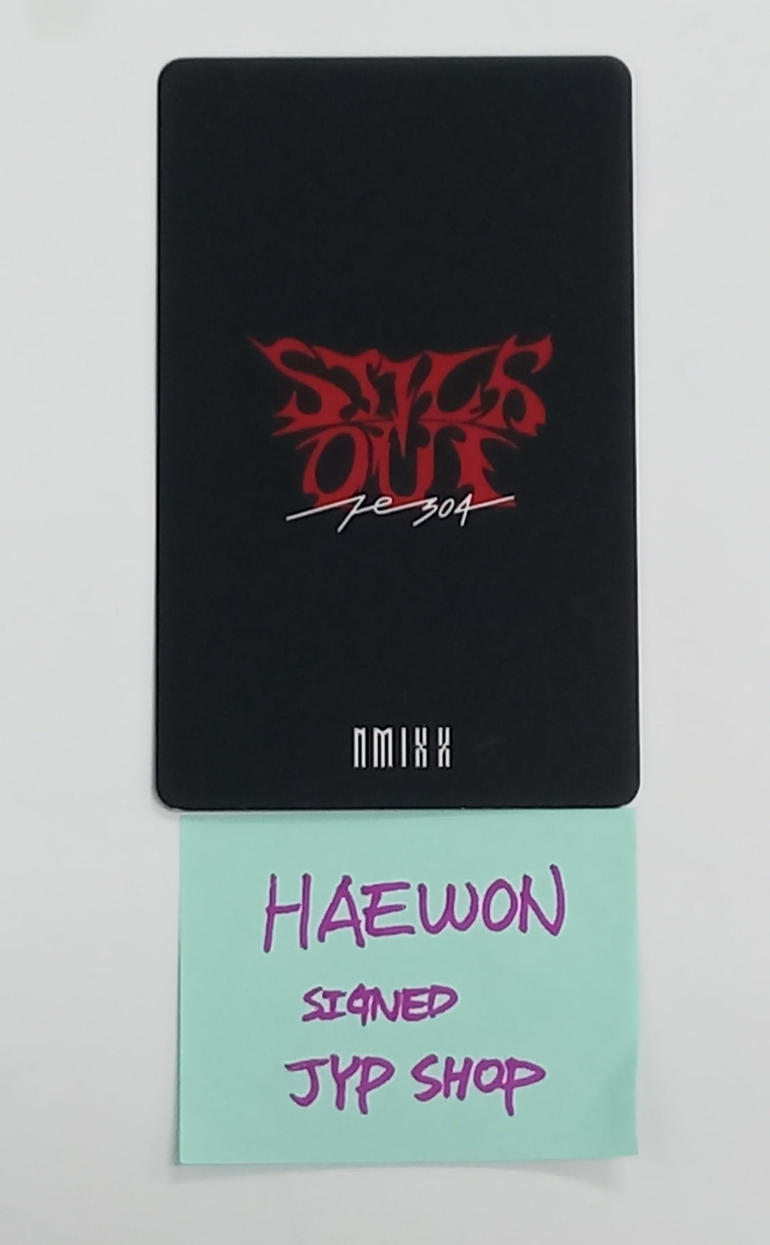 Haewon (Of NMIXX) "Fe3O4: STICK OUT" - Hand Autographed(Signed) Photocard [24.10.10] - HALLYUSUPERSTORE