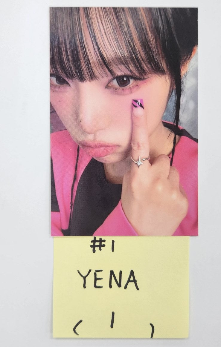 YENA "NEMONEMO" - Official Photocard [24.10.11] - HALLYUSUPERSTORE