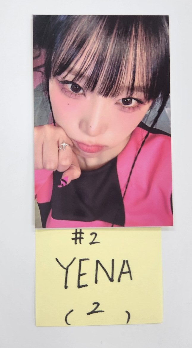 YENA "NEMONEMO" - Official Photocard [24.10.11] - HALLYUSUPERSTORE