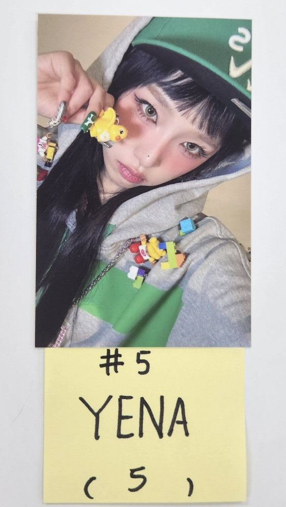 YENA "NEMONEMO" - Official Photocard [24.10.11] - HALLYUSUPERSTORE