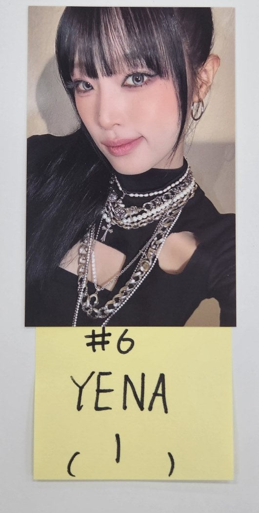 YENA "NEMONEMO" - Official Photocard [24.10.11] - HALLYUSUPERSTORE