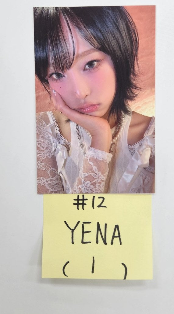 YENA "NEMONEMO" - Official Photocard [24.10.11] - HALLYUSUPERSTORE