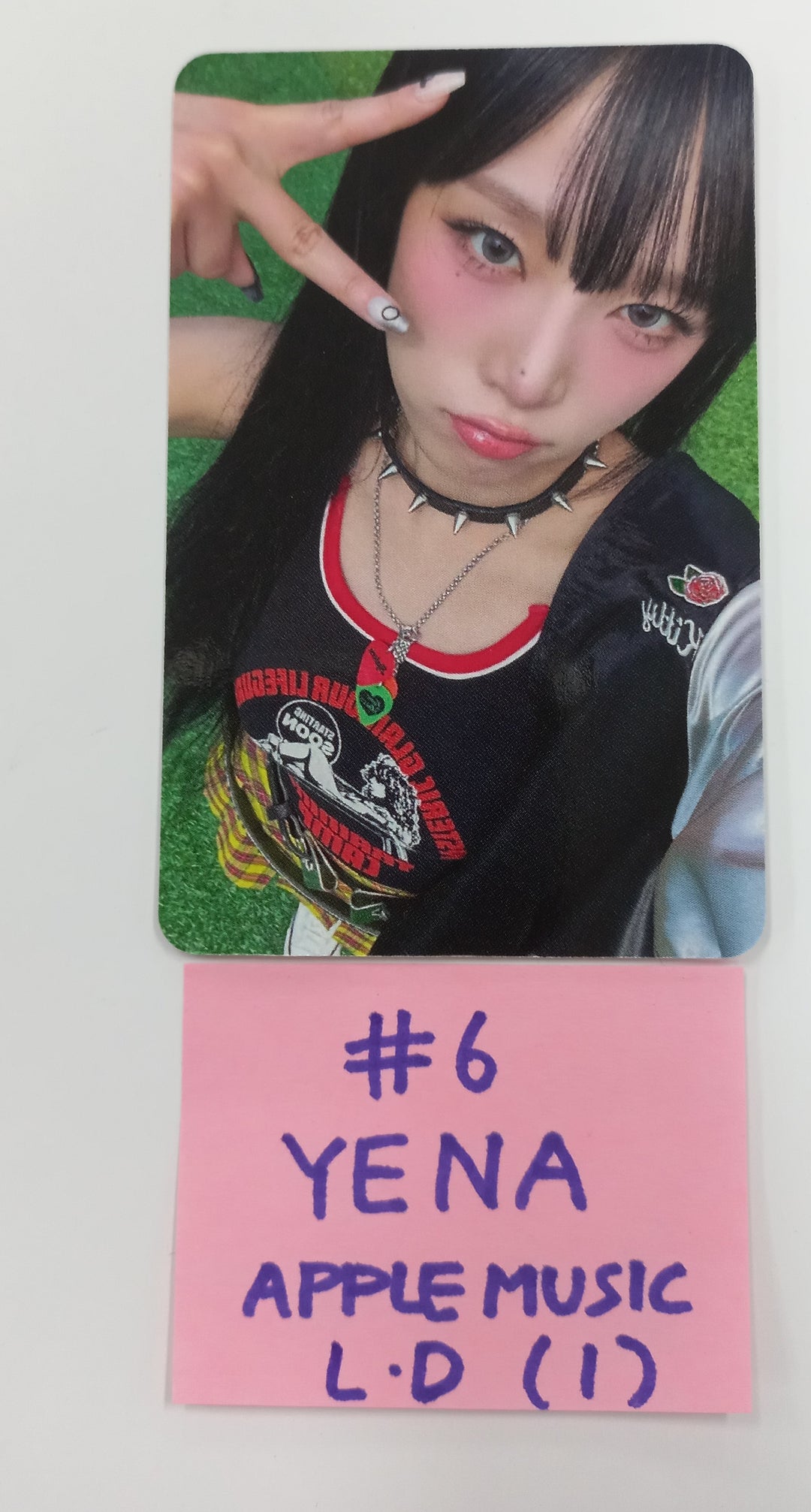 YENA "NEMONEMO" - Apple Music Lucky Draw Event Photocard [24.10.11] - HALLYUSUPERSTORE