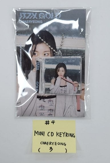 ITZY "Gold" - Pop-Up Store Official MD [TWINZY Custom Head, Twinzy Custom Pick, Light Ring Ver 2, Power Bank, CD Keyring, Phonetab, Sentiments Keyring, Hair Pin, Phone Grip, Necklace, Scrunchy] [24.10.16]