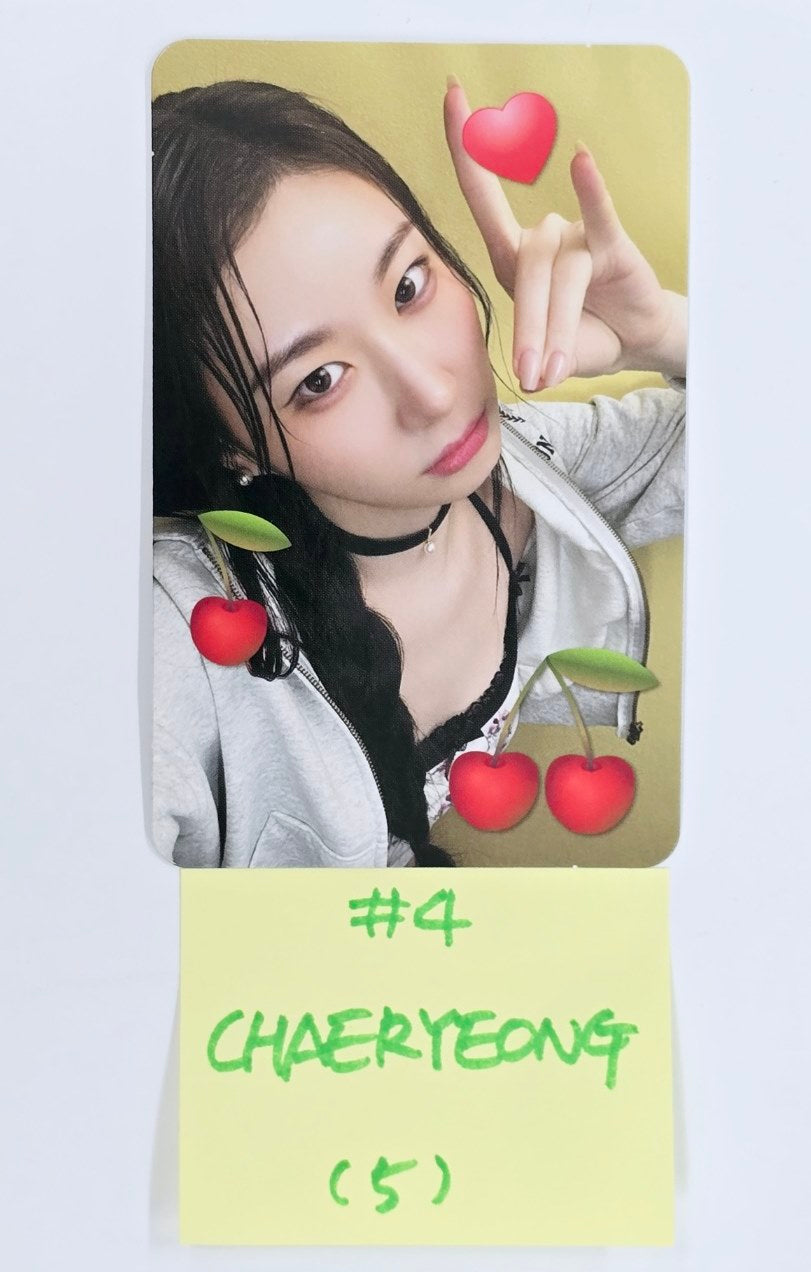 ITZY "Gold" - Official Photocard [PHONE BOX Ver.] [24.10.16]