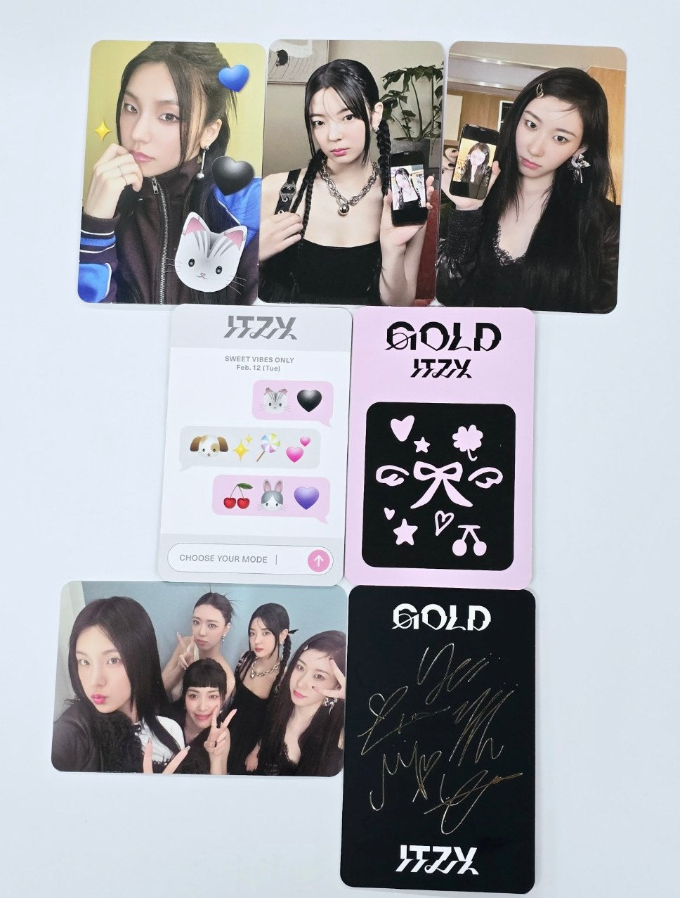 ITZY "Gold" - Official Photocard [PHONE BOX Ver.] [24.10.16]