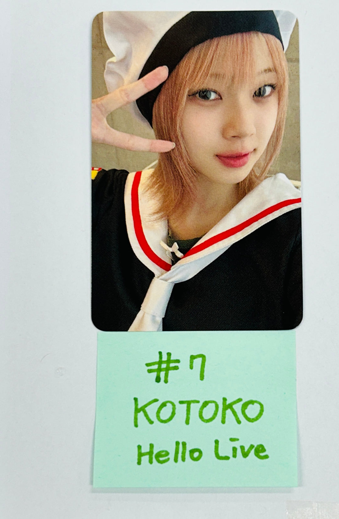 UNIS 'CURIOUS' - Hello Live Fansign Event Photocard Round 4 [24.10.18]