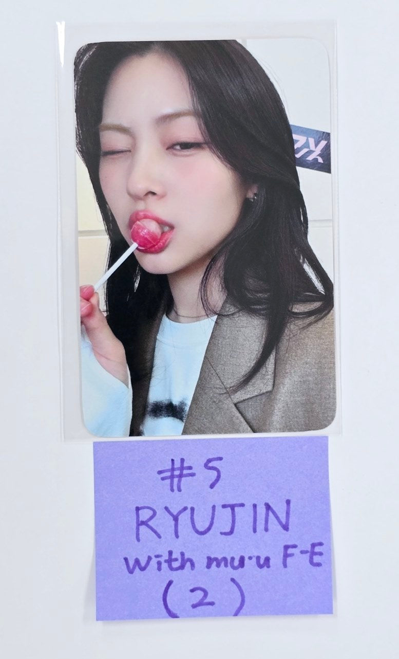 ITZY "Gold" - Withmuu Fansign Event Photocard [24.10.23]