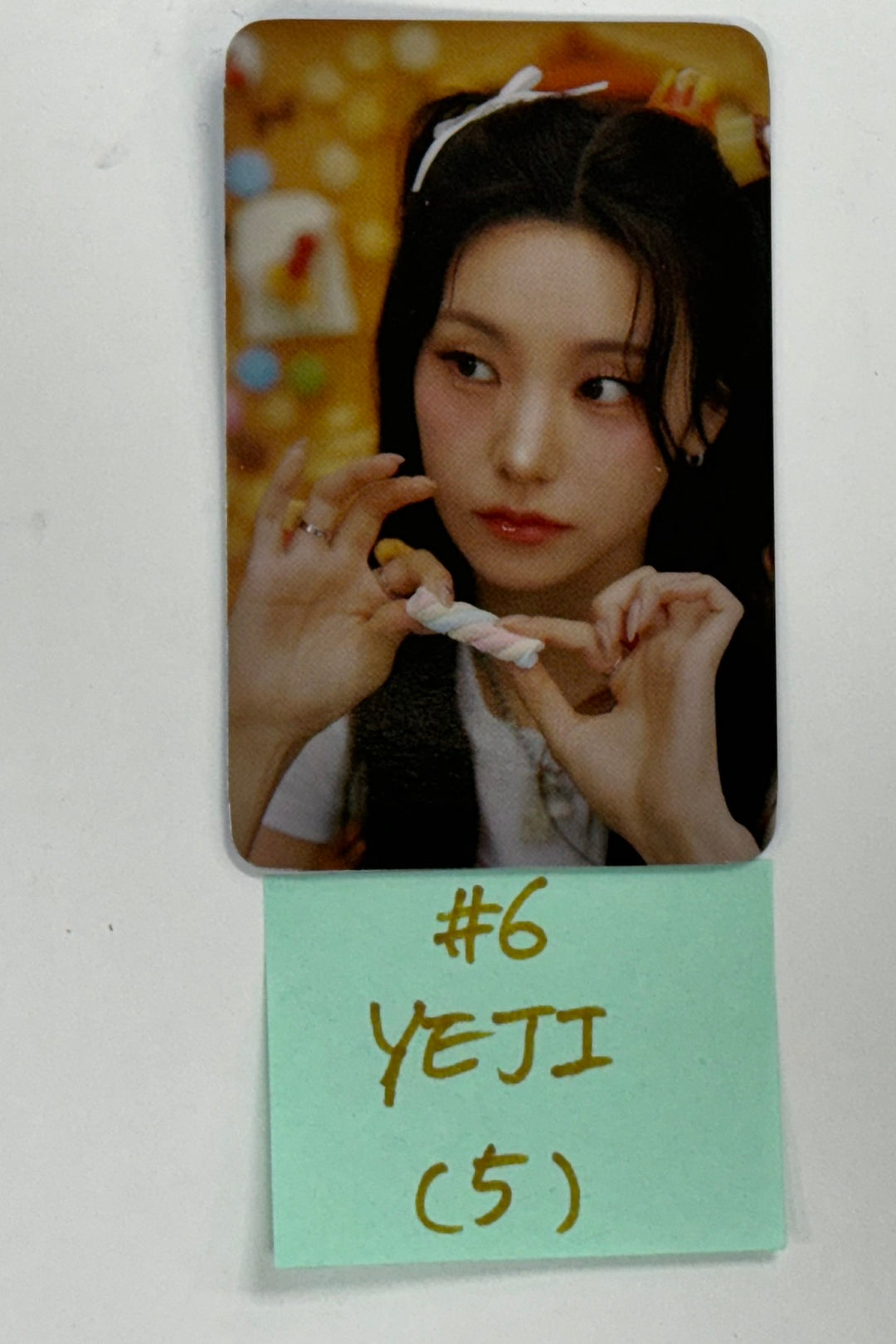 ITZY x TWINZY POP-UP STORE "믿지의 세포들" - Official Trading Photocard (1) [24.10.25]