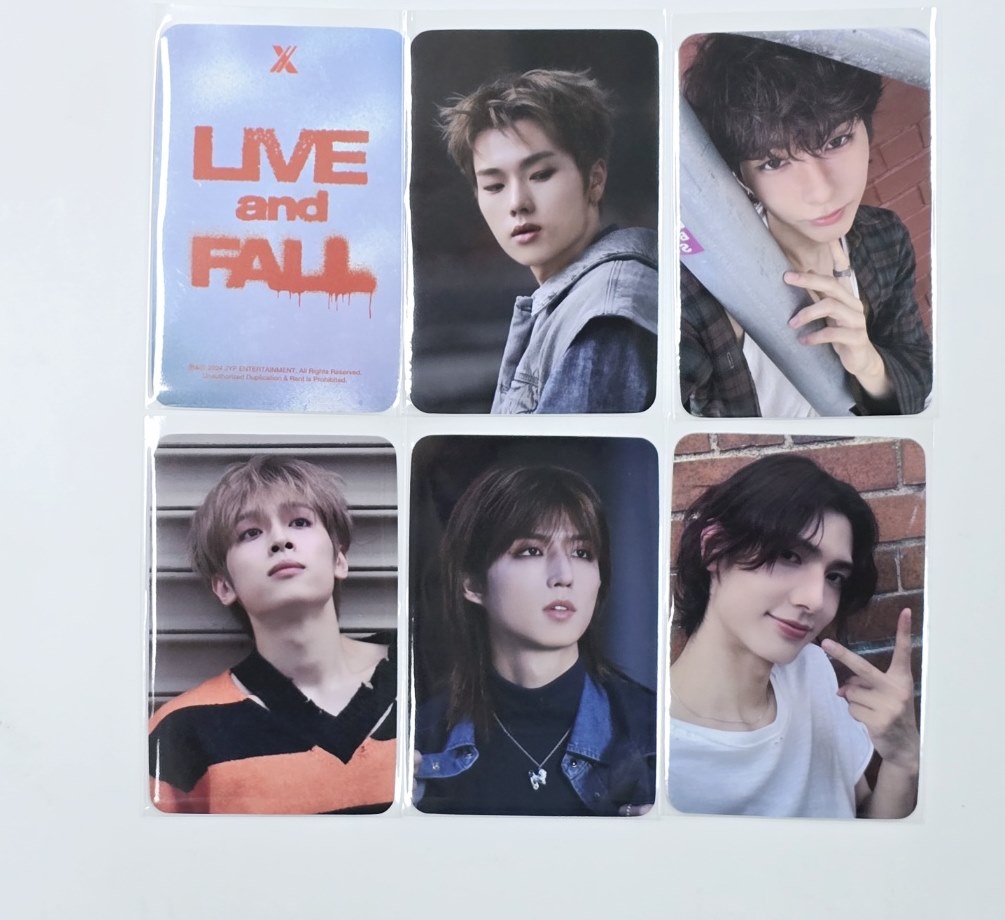 Xdinary Heroes "LIVE and FALL" - Soundwave Pre-Order Benefit Photocard [24.10.28]