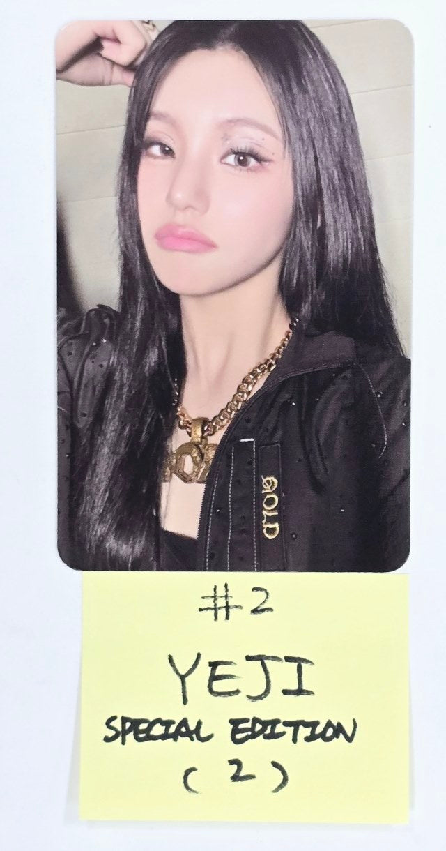 ITZY "Gold" - Official Photocard, Coin Photocard [Special Edition] [24.10.31]