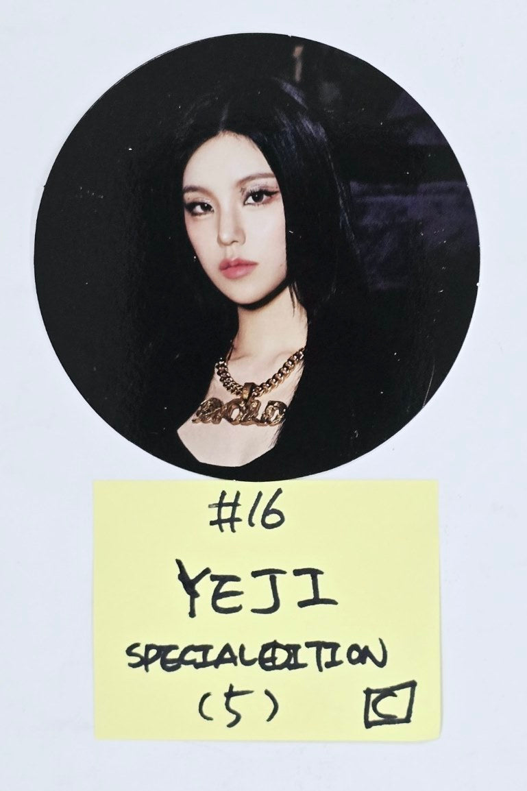 ITZY "Gold" - Official Photocard, Coin Photocard [Special Edition] [24.10.31]