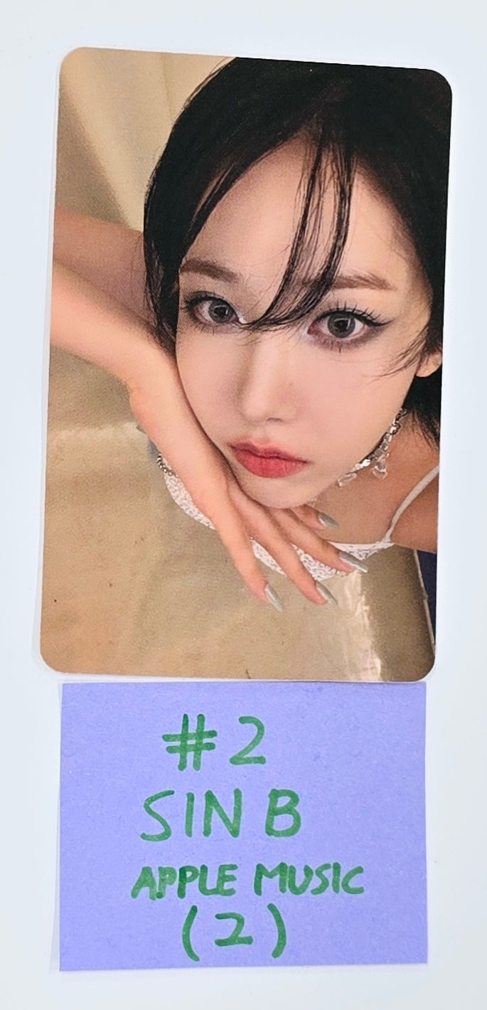 VIVIZ "VOYAGE" - Apple Music Pre-Order Benefit Photocard [QR ver.] [24.11.8]