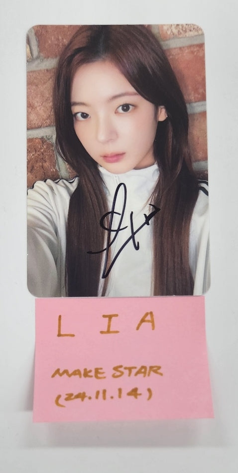 Lia (Of ITZY) "Gold"- Hand Autographed(Signed) Photocard [24.11.14]