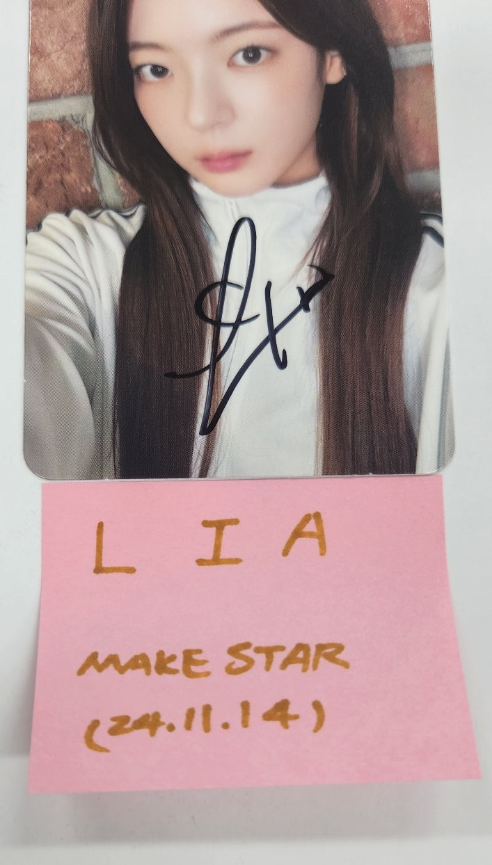 Lia (Of ITZY) "Gold"- Hand Autographed(Signed) Photocard [24.11.14]