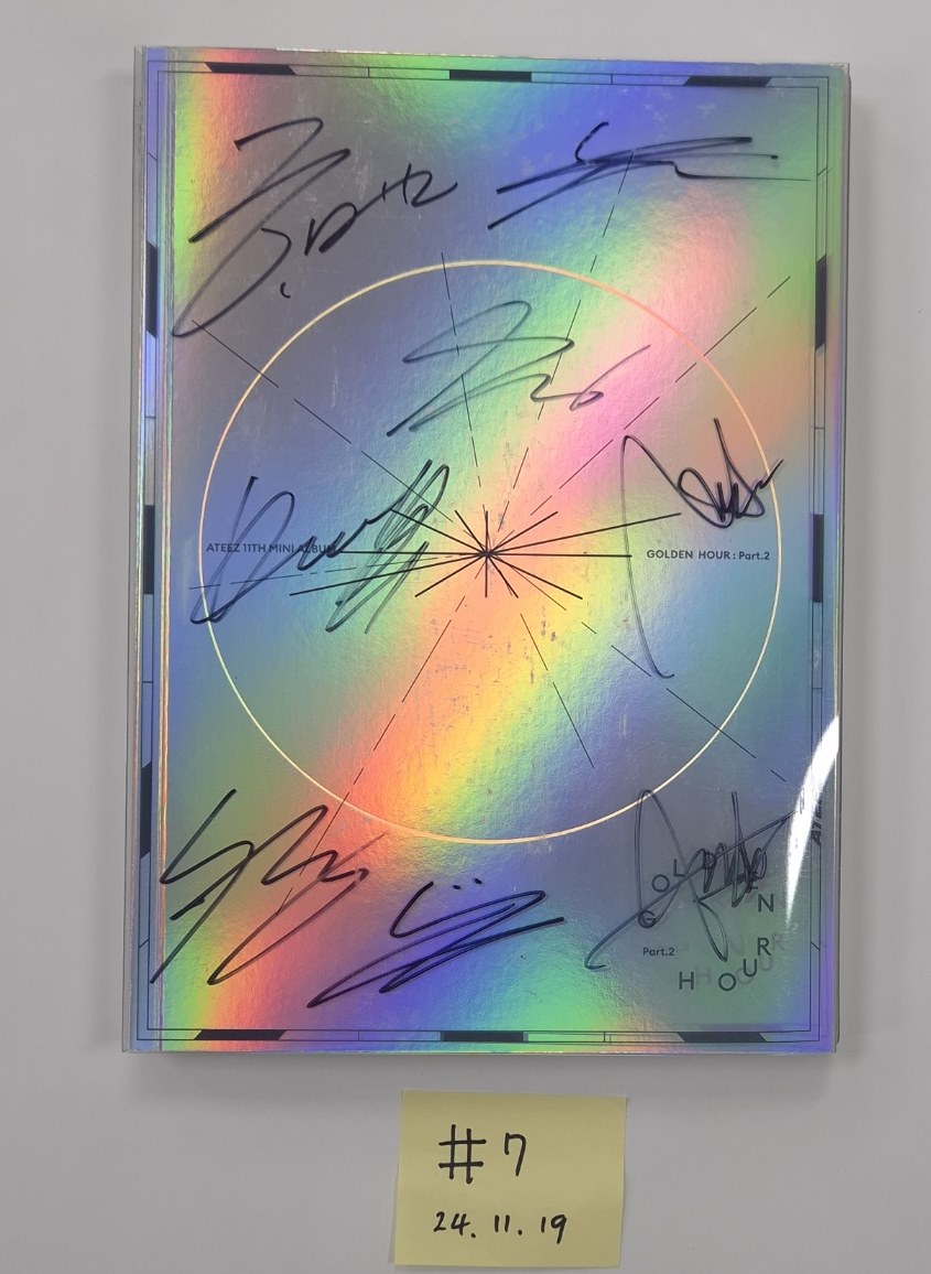 ENHYPEN "ROMANCE : UNTOLD -daydream-", NCT DREAM "DREAMSCAPE ", Ateez "GOLDEN HOUR : Part.2", EPEX "소화(韶華)" - Hand Autographed(Signed) Promo Album [24.11.19]