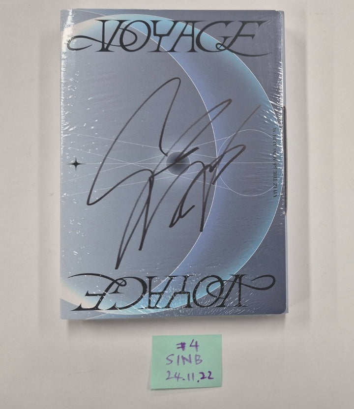 VIVIZ "VOYAGE" - Hand Autographed(Signed) Album [24.11.22]