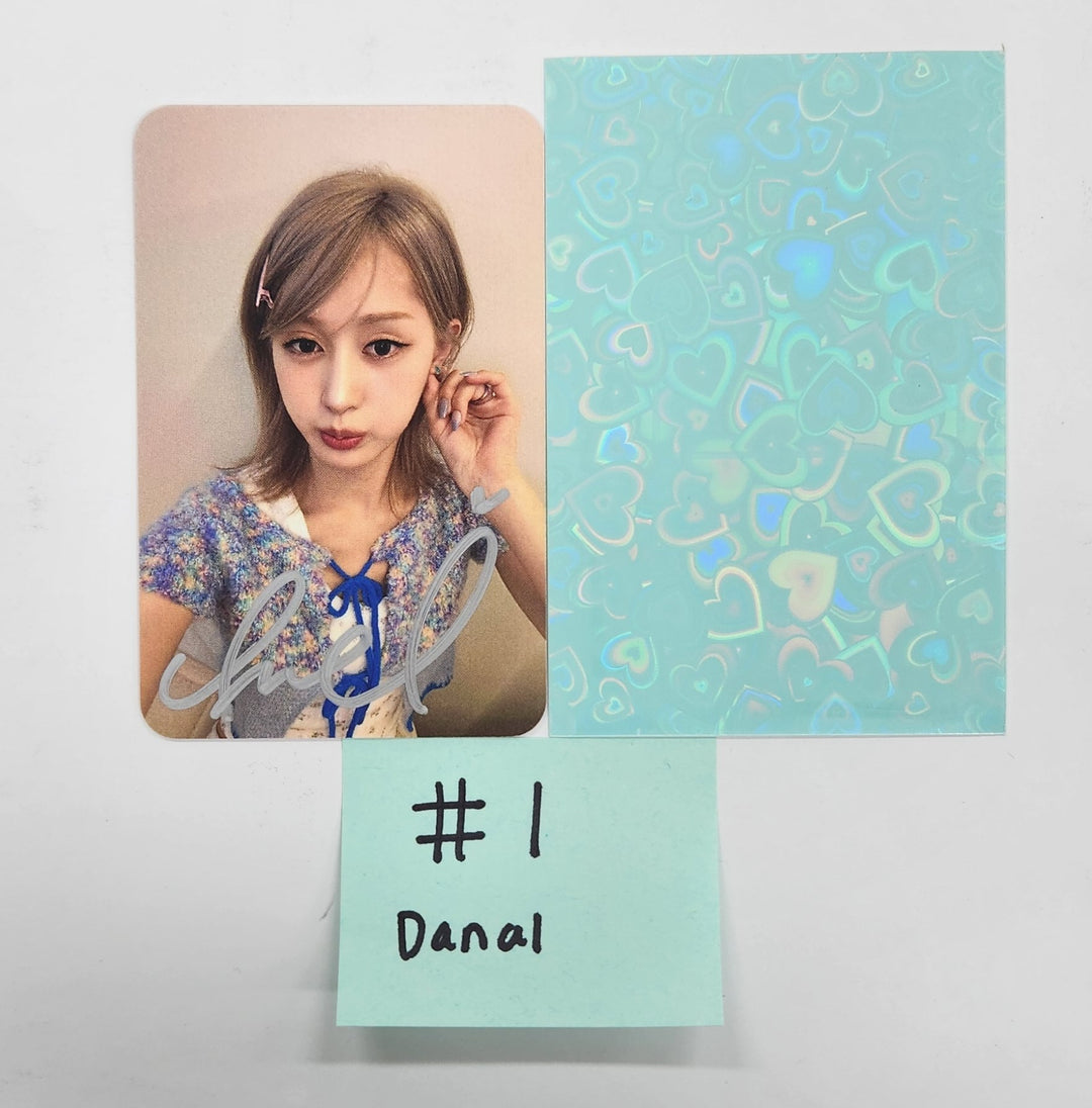 LOVEONE "FUNNY HONEY" - Hand Autographed(Signed) Photocard [24.11.25]