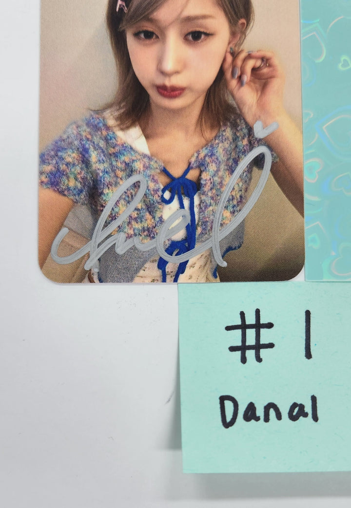 LOVEONE "FUNNY HONEY" - Hand Autographed(Signed) Photocard [24.11.25]