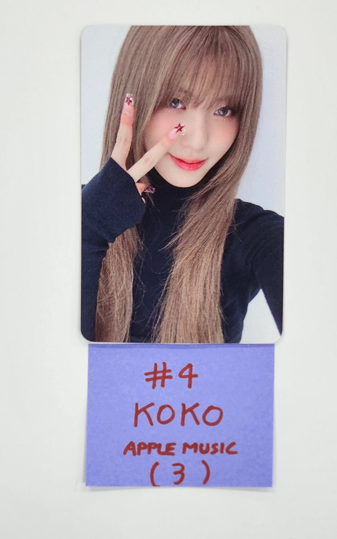 IZNA "N/a" - Apple Music Pre-Order Benefit Photocard [24.11.26]