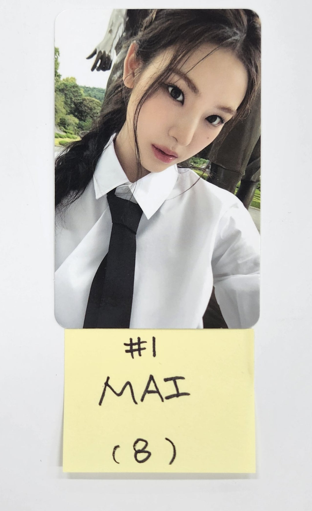 IZNA "N/a" - Official Photocard [24.11.26]