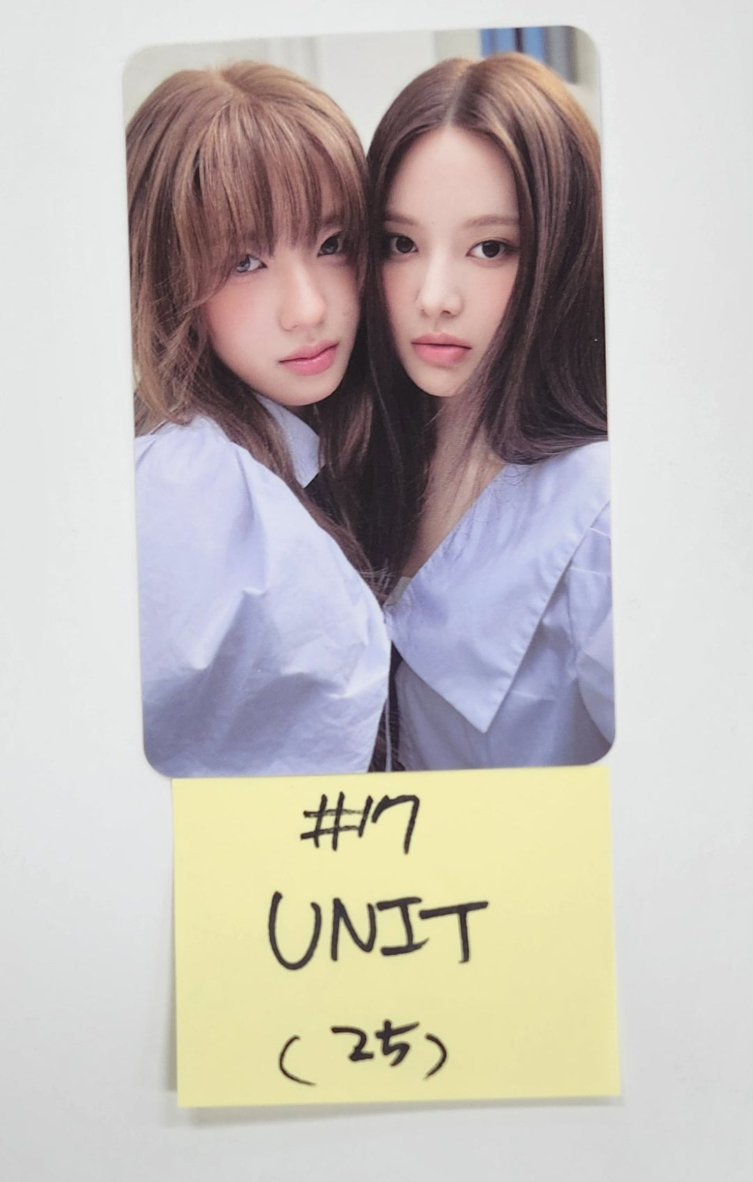 IZNA "N/a" - Official Photocard [24.11.26]